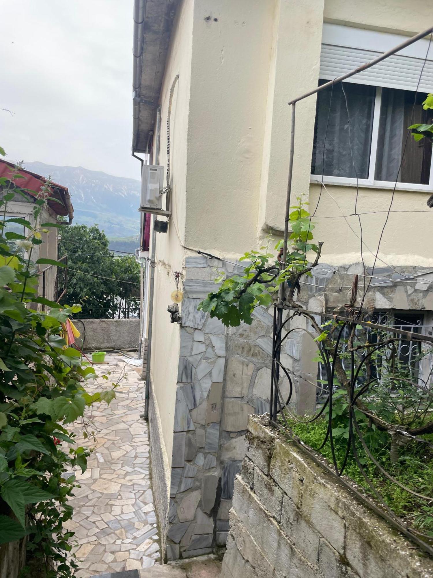Bazzar 2 Hotell Gjirokastër Exteriör bild