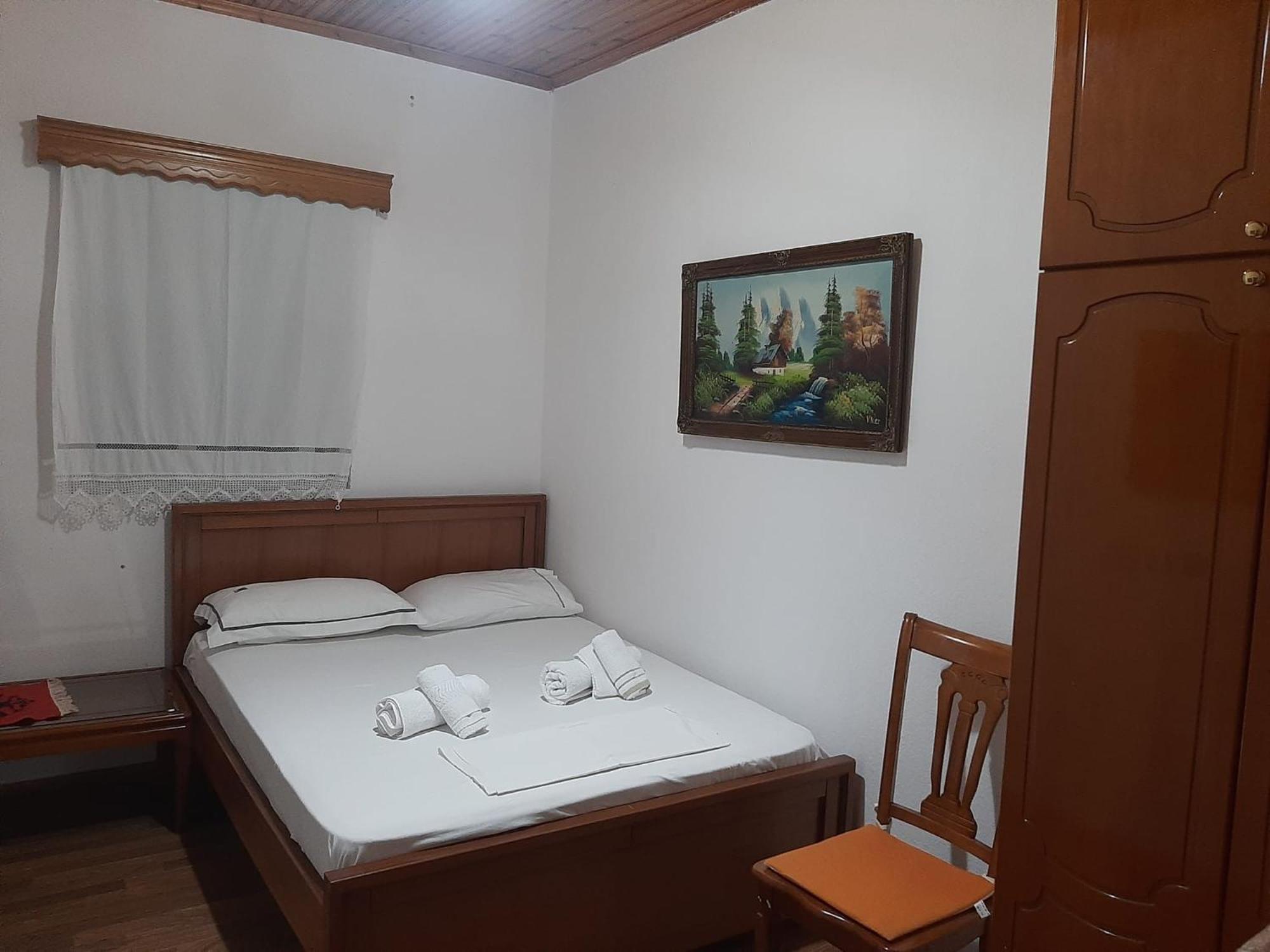 Bazzar 2 Hotell Gjirokastër Exteriör bild