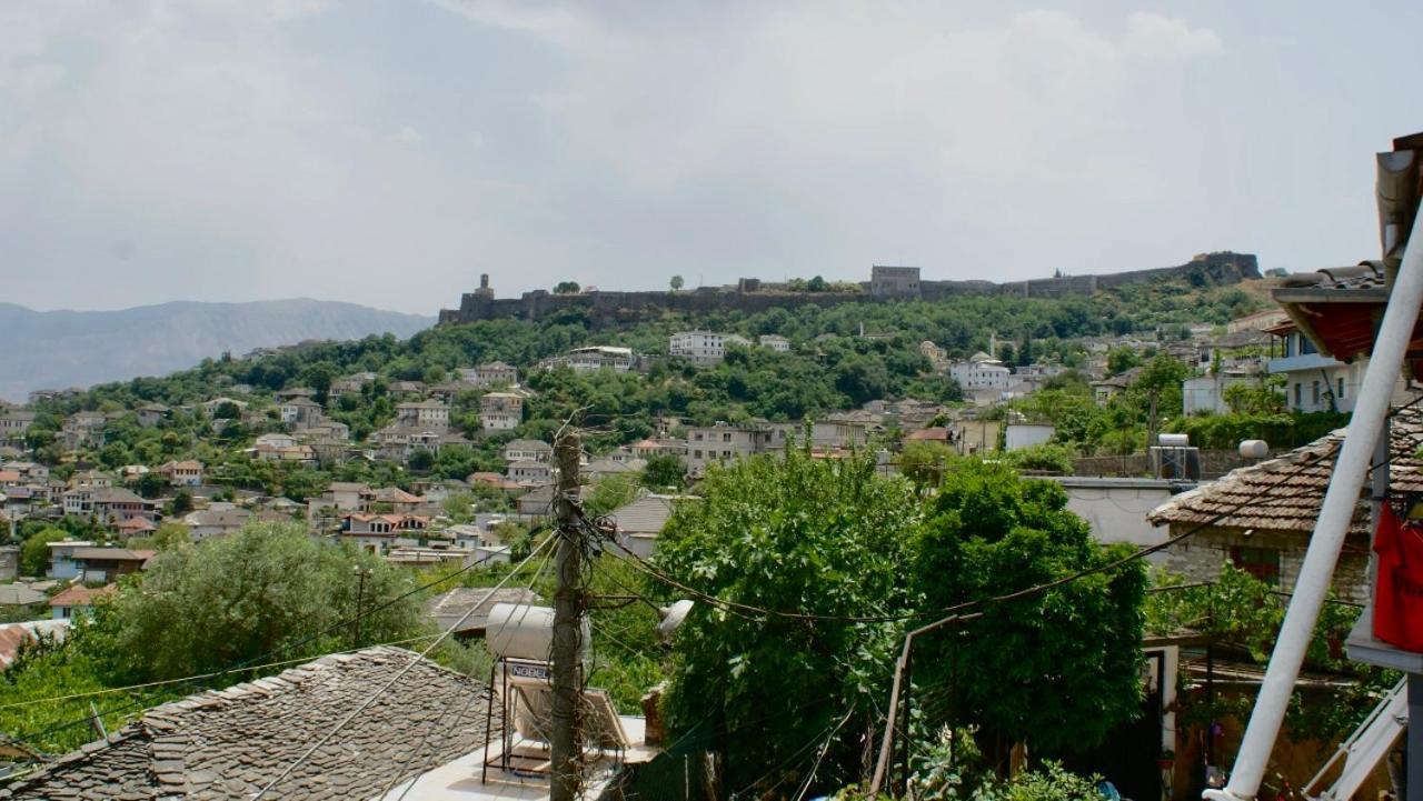 Bazzar 2 Hotell Gjirokastër Exteriör bild